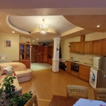 Двустаен апартамент в Перник, Рено - 60 кв.м за 8 €/кв.м - Снимка #1