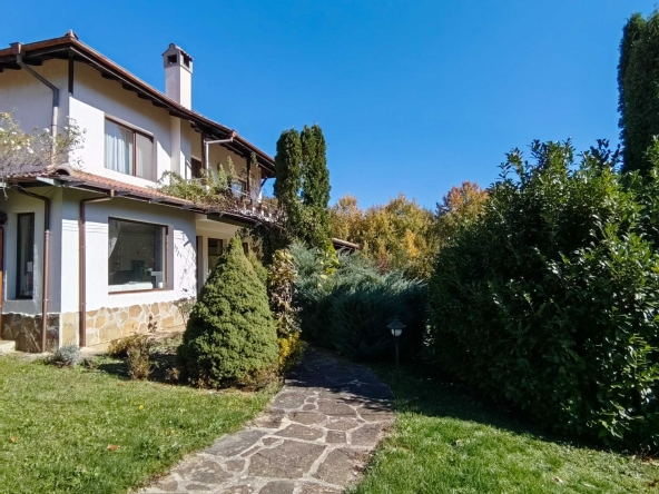 Къща в Априлци - 300 кв.м за 1167 €/кв.м - Снимка #1