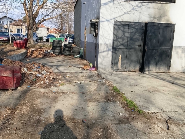 Гараж / Паркомясто в Пазарджик, Руски - 44 кв.м за 290 €/кв.м - Снимка #1