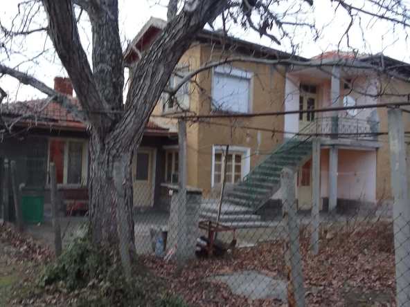 Къща в с. Трояново, Област Стара Загора - 240 кв.м за 32 €/кв.м - Снимка #1