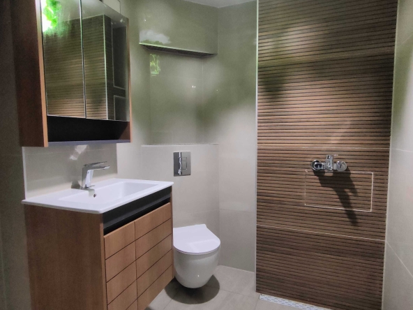 Дава се под наем Тристаен апартамент в Бургас, Лазур - 70 кв.м за 488.58 € - Снимка #1