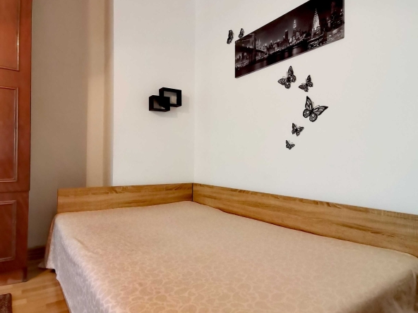 Дава се под наем Едностаен апартамент в Бургас, Славейков - 42 кв.м за 204 € - Снимка #1