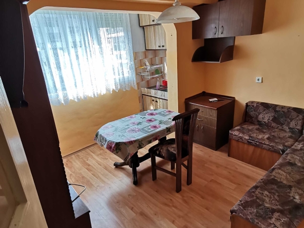 Дава се под наем Едностаен апартамент в Бургас, Славейков - 45 кв.м за 127.5 € - Снимка #1