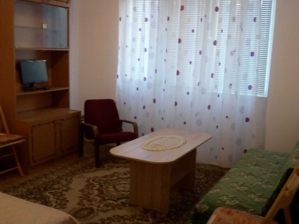 Дава се под наем Едностаен апартамент в Пазарджик, Запад - 40 кв.м за 173.4 € - Снимка #1