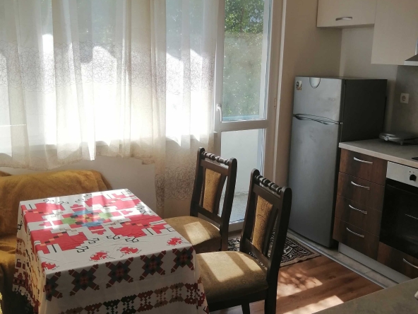 Дава се под наем Тристаен апартамент в Димитровград - 86 кв.м за 204 € - Снимка #1