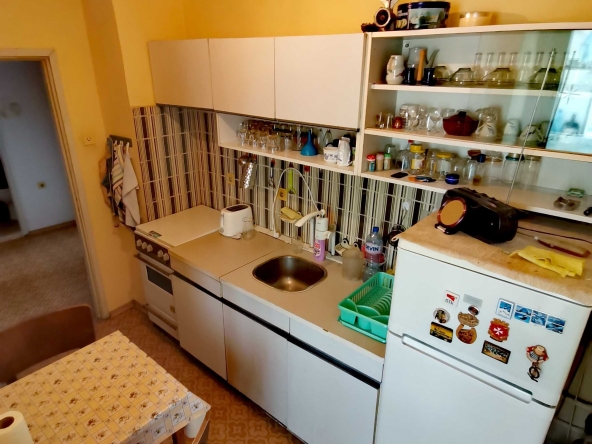 Дава се под наем Двустаен апартамент в Бургас, Изгрев - 55 кв.м за 150 € - Снимка #1