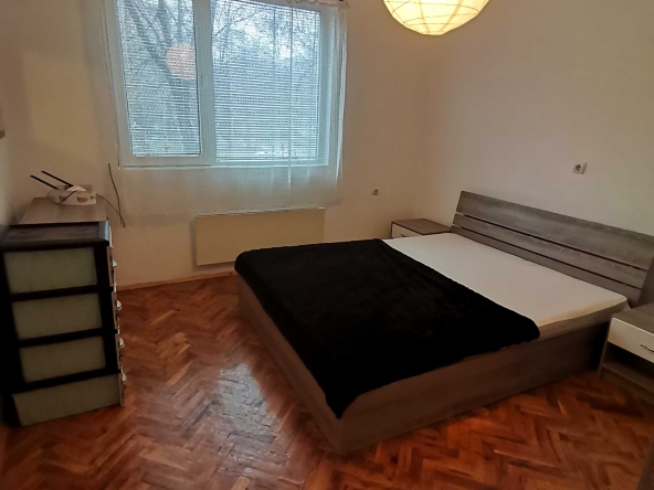 Дава се под наем Двустаен апартамент в Бургас, Център - 60 кв.м за 200 € - Снимка #1