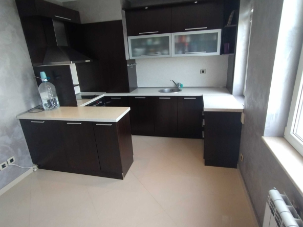 Тристаен апартамент в София, Център - 86 кв.м за 2413 €/кв.м - Снимка #1