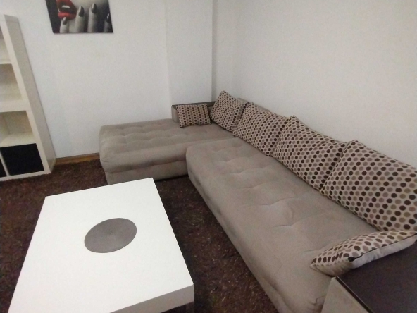 Дава се под наем Тристаен апартамент в София, Банишора - 120 кв.м за 765 € - Снимка #1