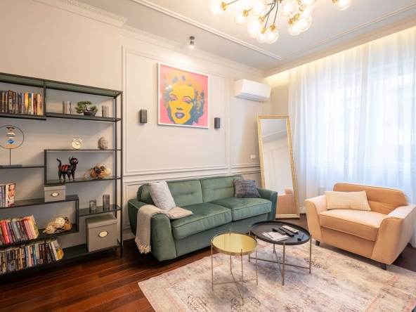 Дава се под наем Четиристаен апартамент в София, Център - 102 кв.м за 1600 € - Снимка #1