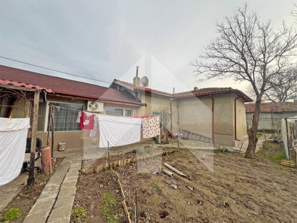 Къща в Нови пазар - 147 кв.м за 694 €/кв.м - Снимка #1