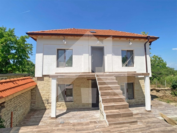 Къща в Нови пазар - 110 кв.м за 385 €/кв.м - Снимка #1