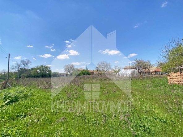 Парцел в с. Изворник, Област Варна - 1264 кв.м за 4 €/кв.м - Снимка #1