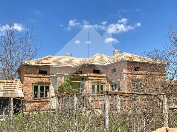 Къща в с. Изворник, Област Варна - 72 кв.м за 125 €/кв.м - Снимка #1
