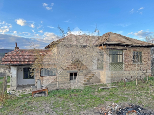 Къща в Нови пазар - 80 кв.м за 255 €/кв.м - Снимка #1