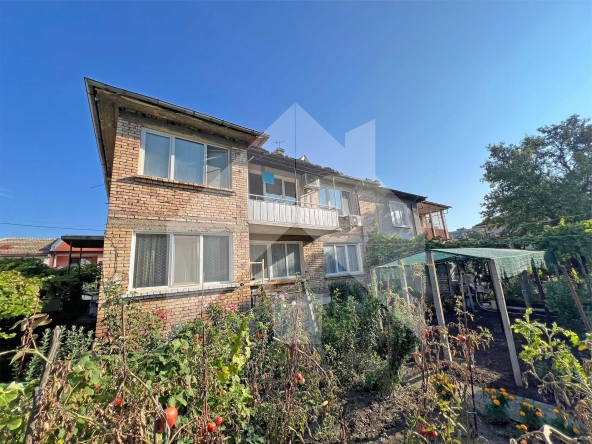 Етаж от къща в Нови пазар - 110 кв.м за 510 €/кв.м - Снимка #1