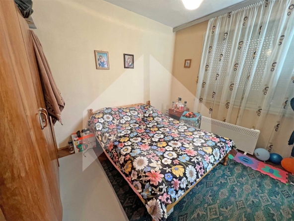 Тристаен апартамент в Нови пазар - 75 кв.м за 667 €/кв.м - Снимка #1