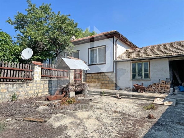 Къща в с. Войвода, Област Шумен - 105 кв.м за 534 €/кв.м - Снимка #1