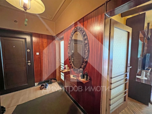 Четиристаен апартамент в Нови пазар - 111 кв.м за 829 €/кв.м - Снимка #1