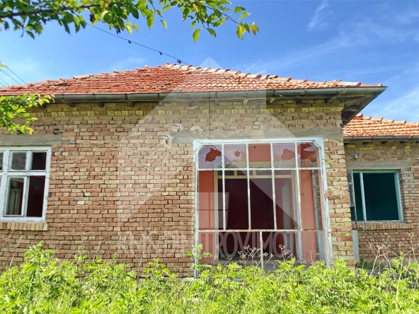 Къща в Нови пазар - 90 кв.м за 102 €/кв.м - Снимка #1