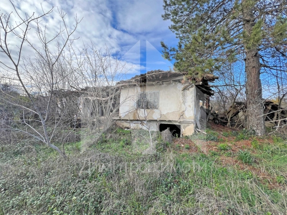 Парцел в с. Мировци, Област Шумен - 1740 кв.м за 3 €/кв.м - Снимка #1