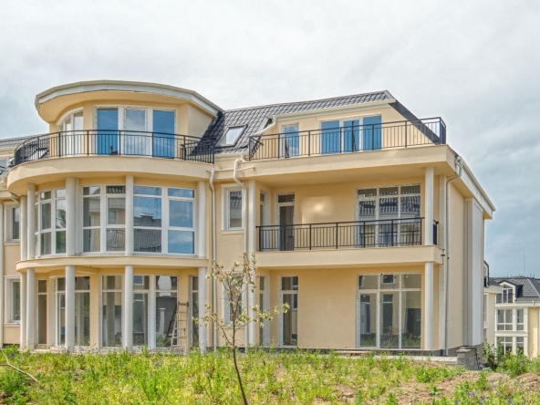 Къща в София, в.з. Малинова долина - 740 кв.м за 1199 €/кв.м - Снимка #1