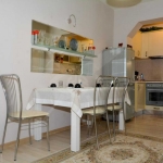 Етаж от къща в Варна, ВИНС - 147 кв.м за 1939 €/кв.м - Снимка #1