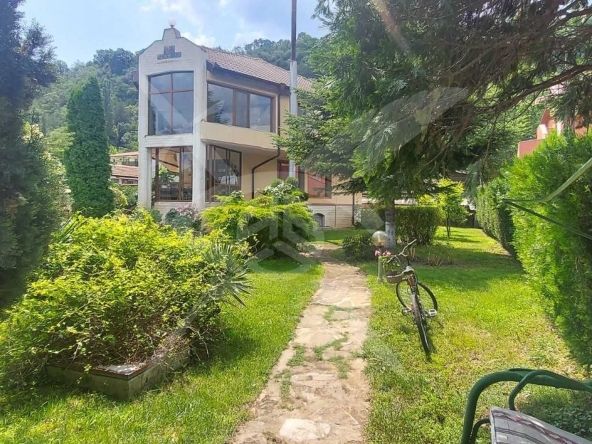 Къща в Варна, Аспарухово - 310 кв.м за 1420 €/кв.м - Снимка #1