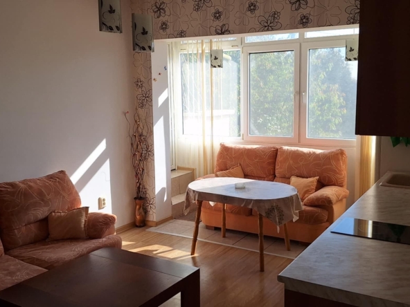 Дава се под наем Етаж от къща в Стара Загора, Аязмото - 65 кв.м за 306 € - Снимка #1