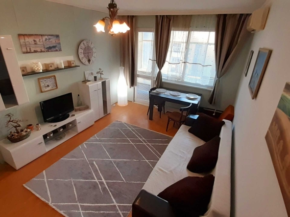 Дава се под наем Тристаен апартамент в Варна, Победа - 80 кв.м за 311.1 € - Снимка #1