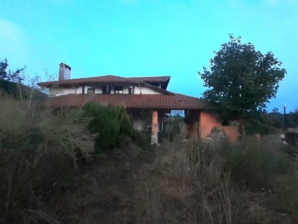 Къща в с. Кръвеник, Област Габрово - 170 кв.м за 883 €/кв.м - Снимка #1