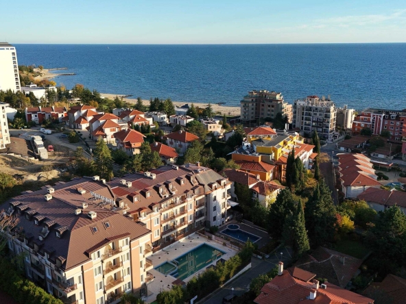 Двустаен апартамент в к.к. Слънчев бряг - 71 кв.м за 1226 €/кв.м - Снимка #1