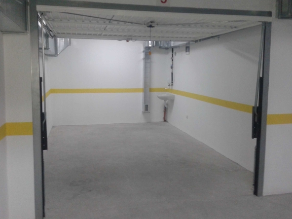 Дава се под наем Гараж / Паркомясто в София, Белите брези - 16 кв.м за 147.9 € - Снимка #1