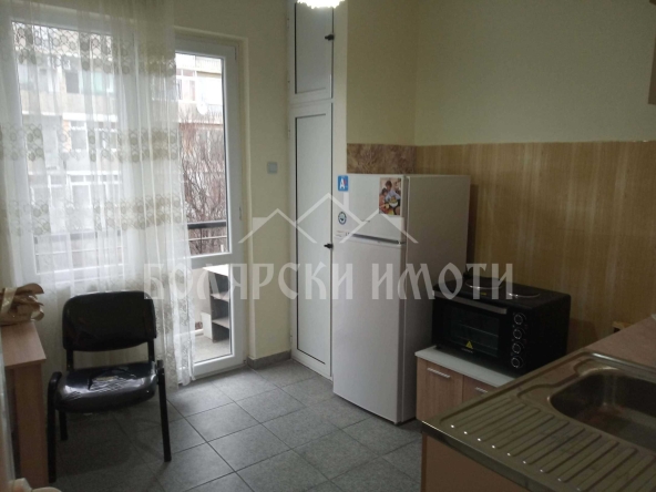 Дава се под наем Едностаен апартамент в Велико Търново, Център - 45 кв.м за 280.5 € - Снимка #1