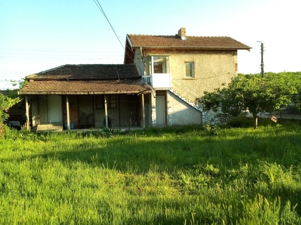 Дава се под наем Къща в Свищов - 150 кв.м за 59.67 € - Снимка #1