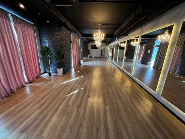 Дава се под наем Зала за събития в Пловдив, Тракия -  кв.м за 1495.83 € - Снимка #1