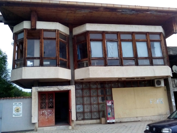 Магазин в с. Кръстевич, Област Пловдив - 336 кв.м за 314 €/кв.м - Снимка #1