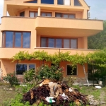 Дава се под наем Къща в к.к. Св.Св. Константин и Елена - 250 кв.м за 1224 € - Снимка #1