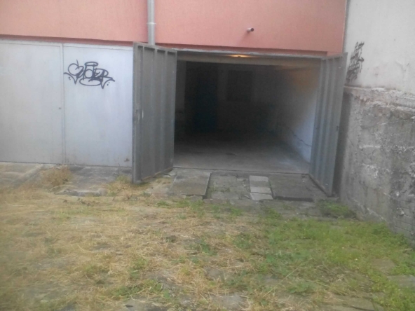 Дава се под наем Гараж / Паркомясто в София, Гео Милев - 16 кв.м за 119.34 € - Снимка #1