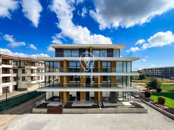 Тристаен апартамент в Бургас, Сарафово - 152 кв.м за 1507 €/кв.м - Снимка #1