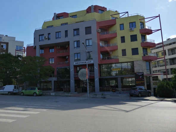 Дава се под наем Склад в Благоевград, Запад - 370 кв.м за 918 € - Снимка #1