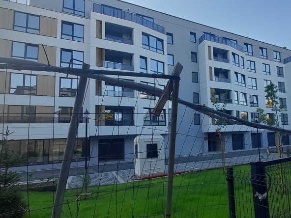 Дава се под наем Гараж / Паркомясто в Перник, Изток - 20 кв.м за 127.5 € - Снимка #1