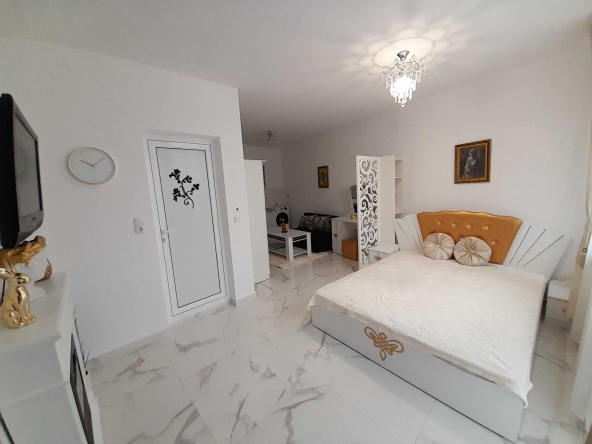 Дава се под наем Едностаен апартамент в София, Студентски град - 40 кв.м за 357 € - Снимка #1