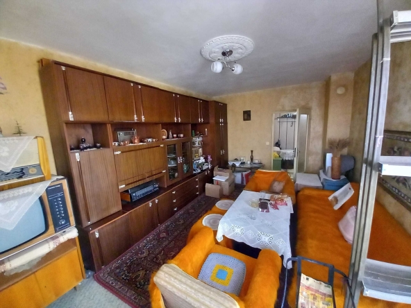 Двустаен апартамент в Разград, Бели Лом - 74 кв.м за 1068 €/кв.м - Снимка #1