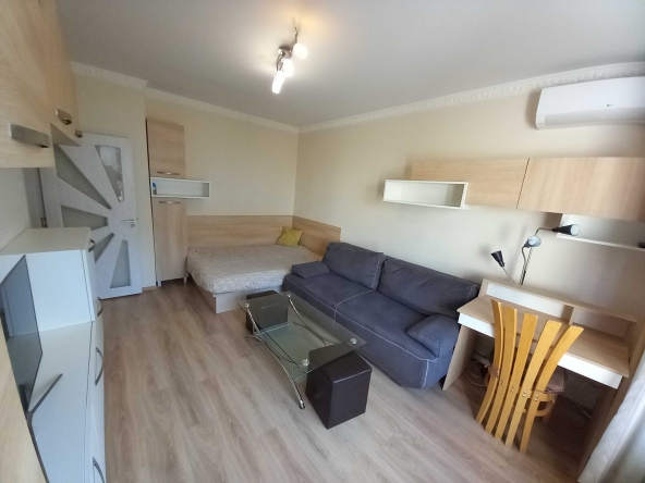 Дава се под наем Двустаен апартамент в София, Център - 45 кв.м за 433.5 € - Снимка #1