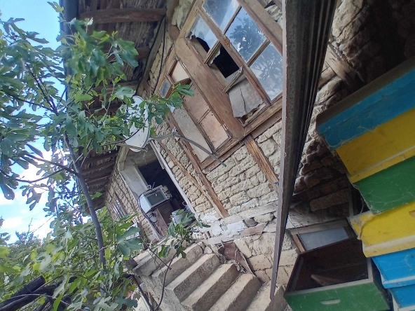 Къща в Провадия - 1900 кв.м за 14 €/кв.м - Снимка #1