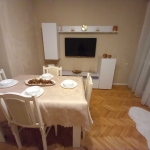 Дава се под наем Тристаен апартамент в Добрич, Център - 80 кв.м за 496.74 € - Снимка #1