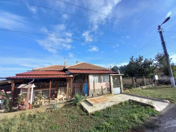 Къща в Разград, Бели Лом - 104 кв.м за 344 €/кв.м - Снимка #1