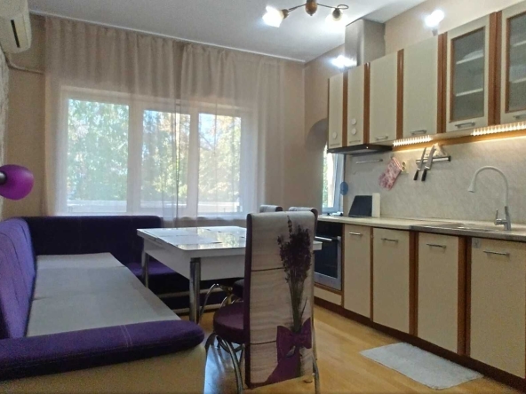 Дава се под наем Тристаен апартамент в Русе, Цветница - 63 кв.м за 298.86 € - Снимка #1