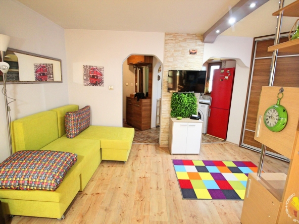 Дава се под наем Двустаен апартамент в Бургас, Лазур - 50 кв.м за 357 € - Снимка #1